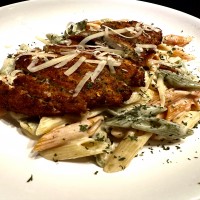 Pasta penne tricolor with chicken